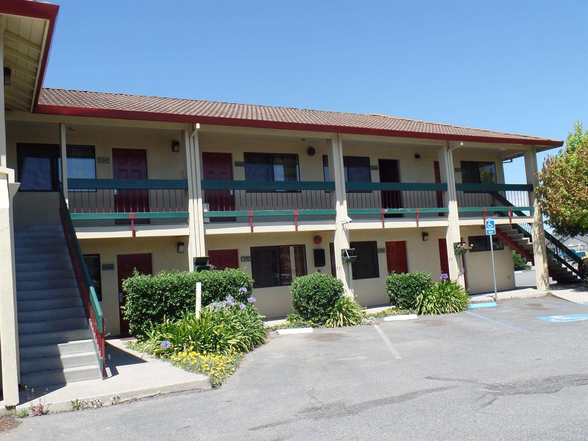 Coastal Valley Inn - Monterey Castroville Exterior photo